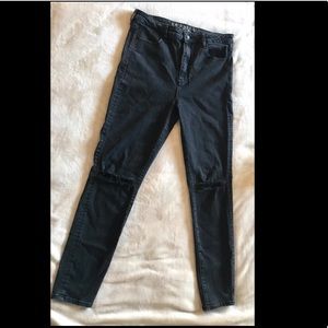🦅•AMERICAN EAGLE• 🦅 Black Ripped Skinny Jeans•